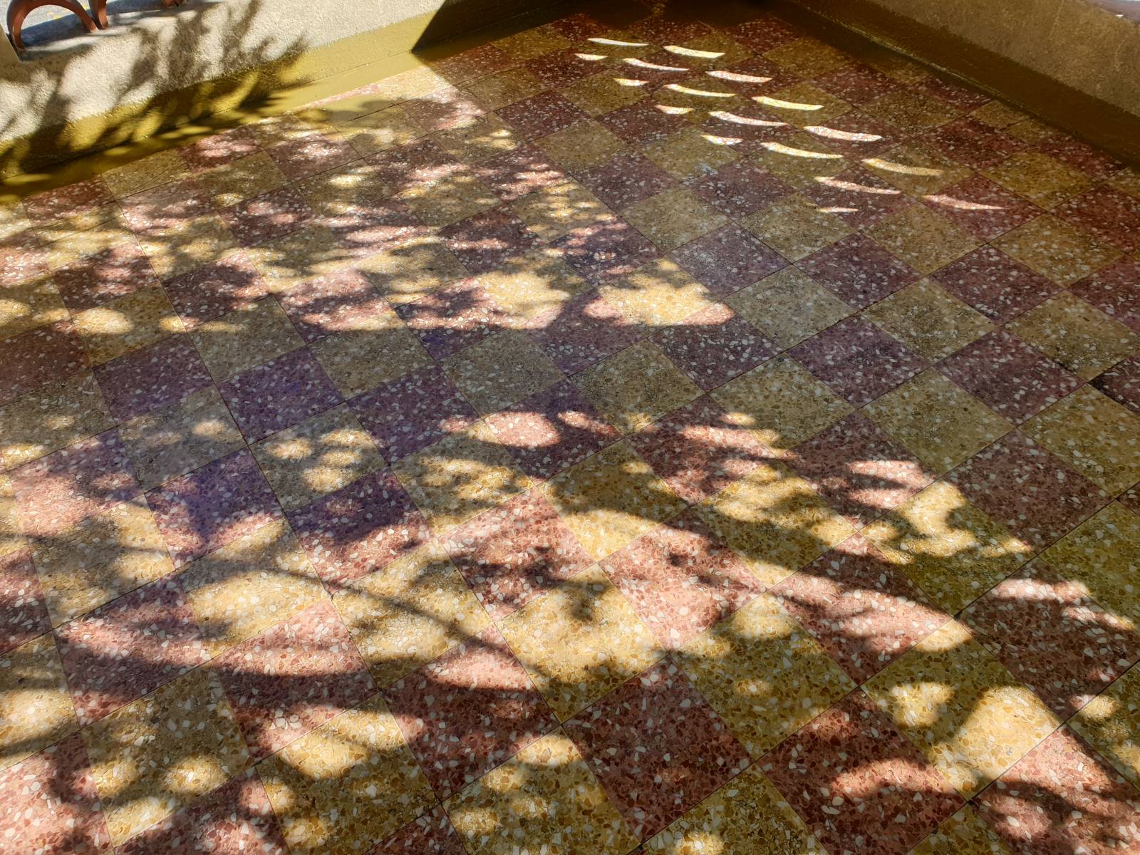 Application d'une résine d'étanchéité sur carrelage à St Cyr Sur Mer