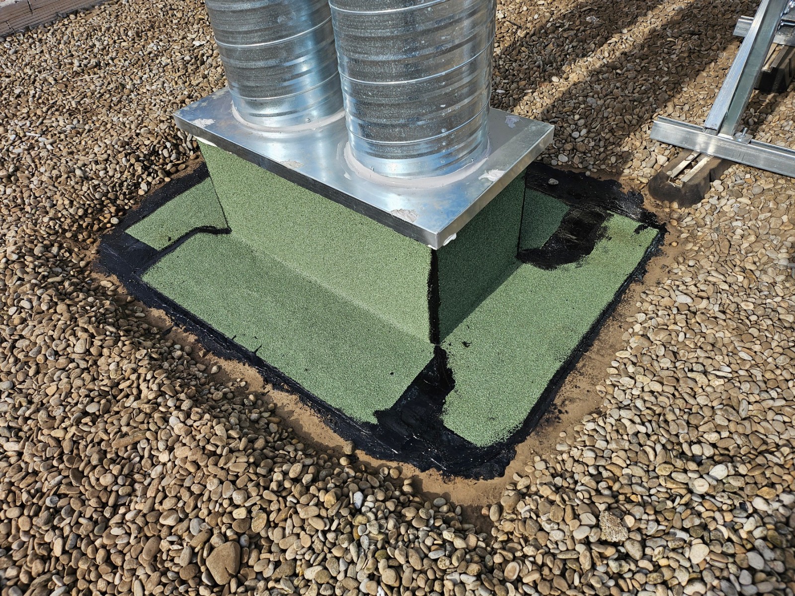 Etanchéité de souches de ventilation sur l'hôpital de Martigues