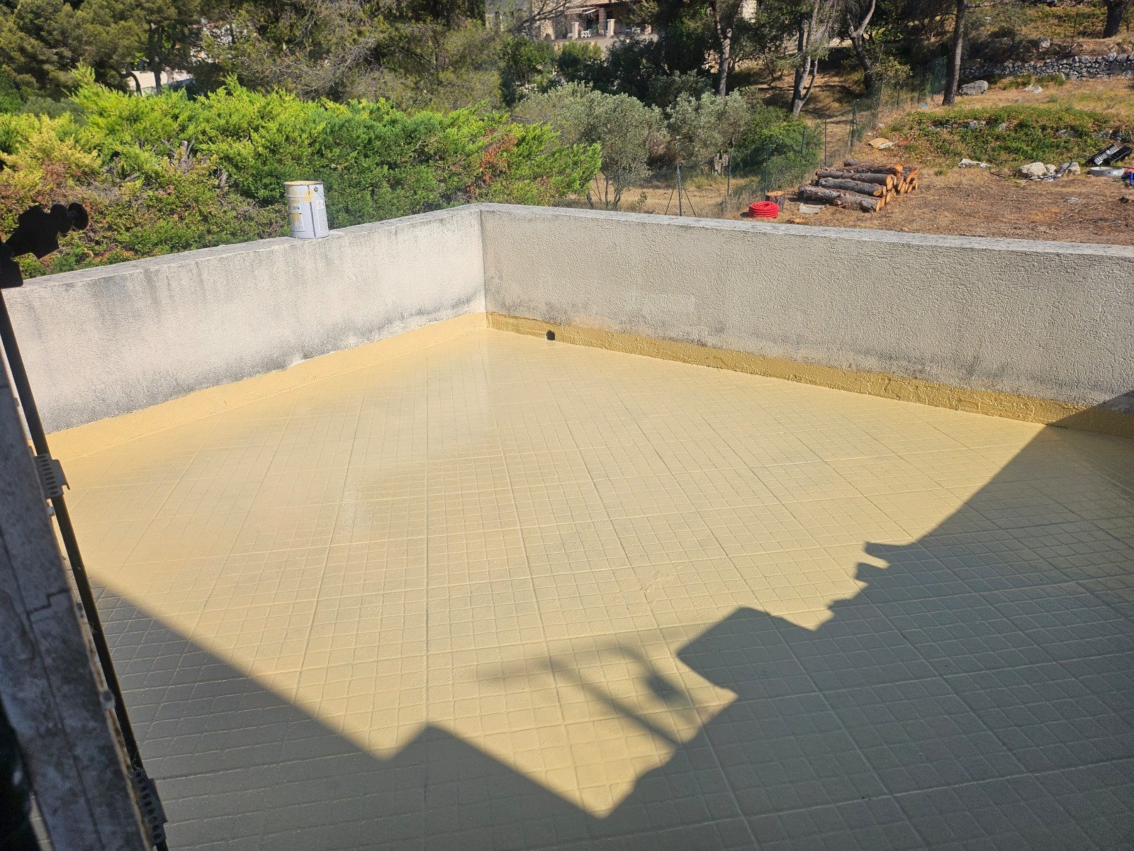 réalisation d'une résine sur une terrasse carrelée a marignane 