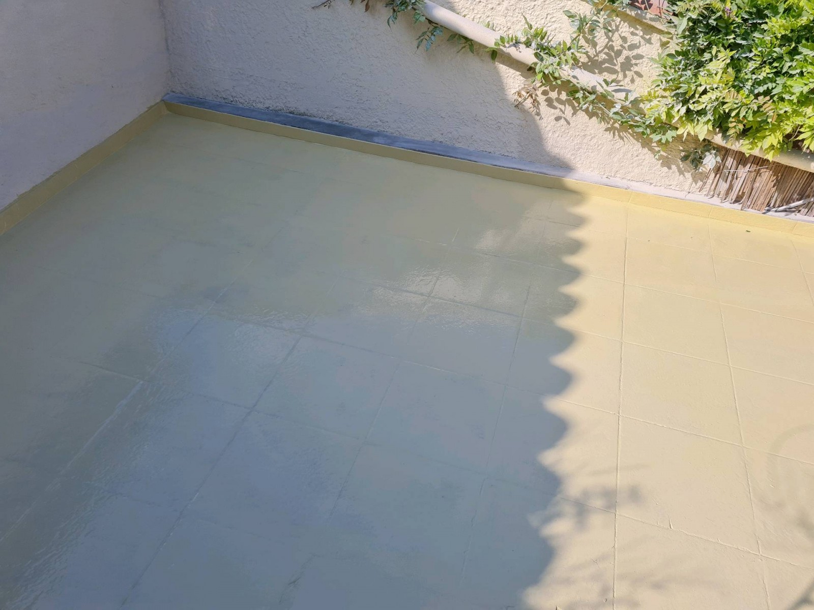 Pose d'une résine étanche sur une terrasse de villa à Avignon