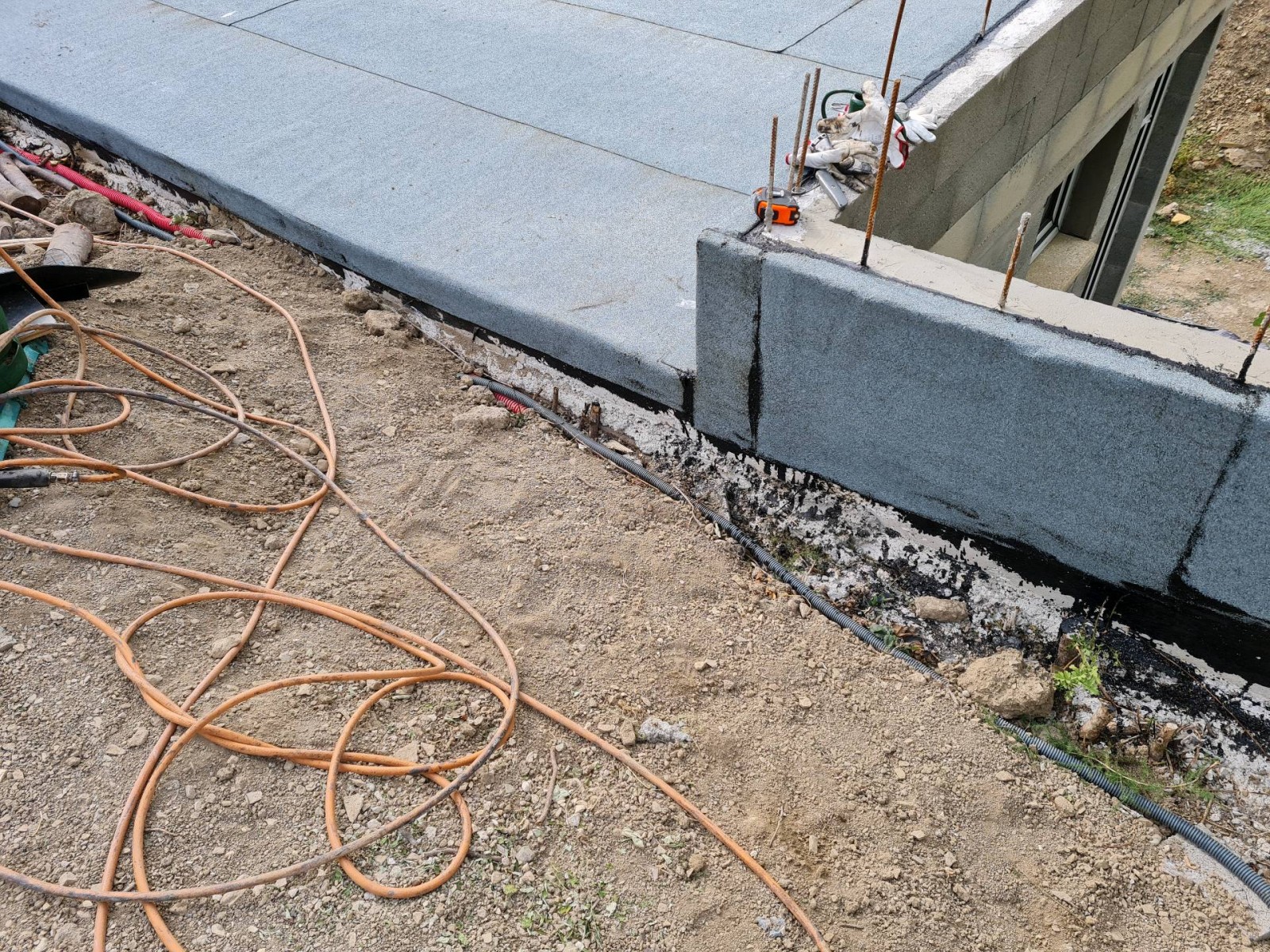 Etanchéité de murs enterrés et de la toiture d'un local piscine à Aix en Provence