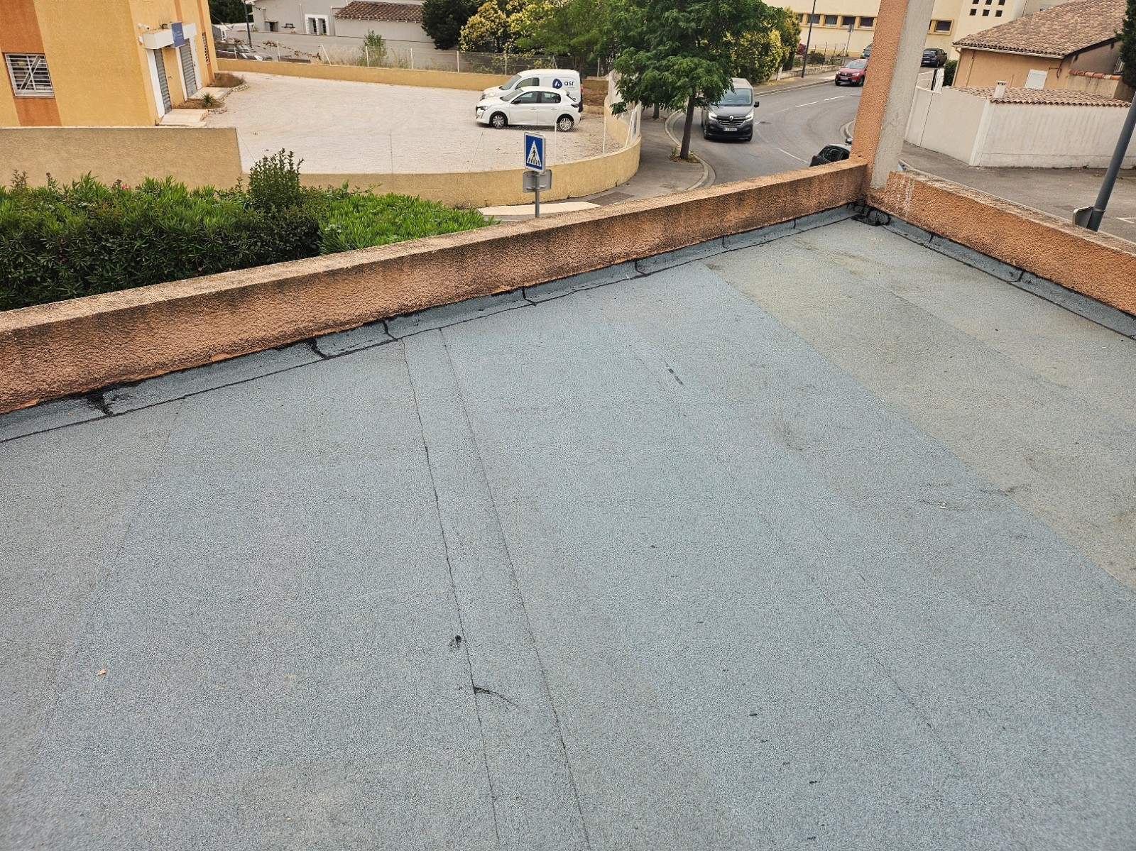 réfection étanchéité et isolation sur un centre médical à St victoret