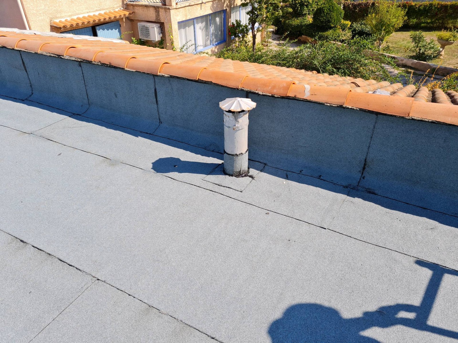 Dépannage d'urgence d'étanchéité monocouche pour un garage d'une villa sur St Victoret (13)