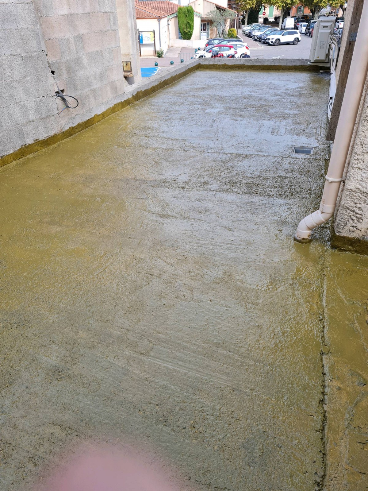 Résine d'étanchéité sur une terrasse à la Destrousse dans les Bouches du Rhône