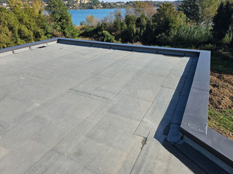 Étanchéité autoprotégée + isolation de 3 terrasses d'une villa neuve à Istres